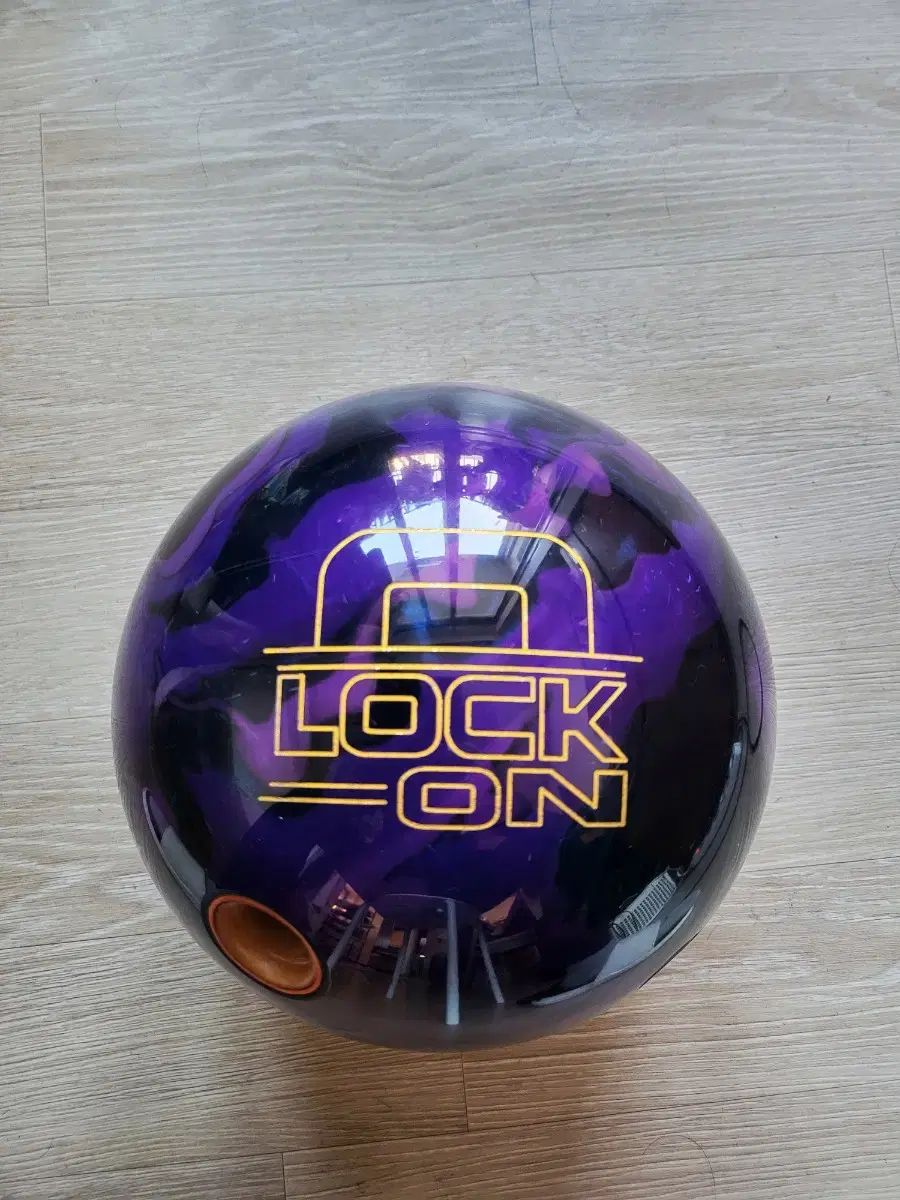 ストーム ロックオン 15p ボーリングボール 出品 - メルカリ