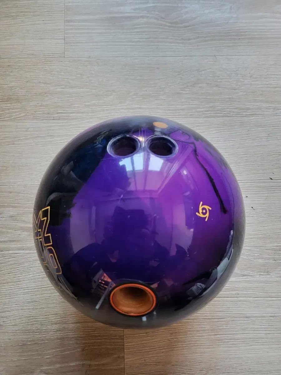 ストーム ロックオン 15p ボーリングボール 出品 - メルカリ
