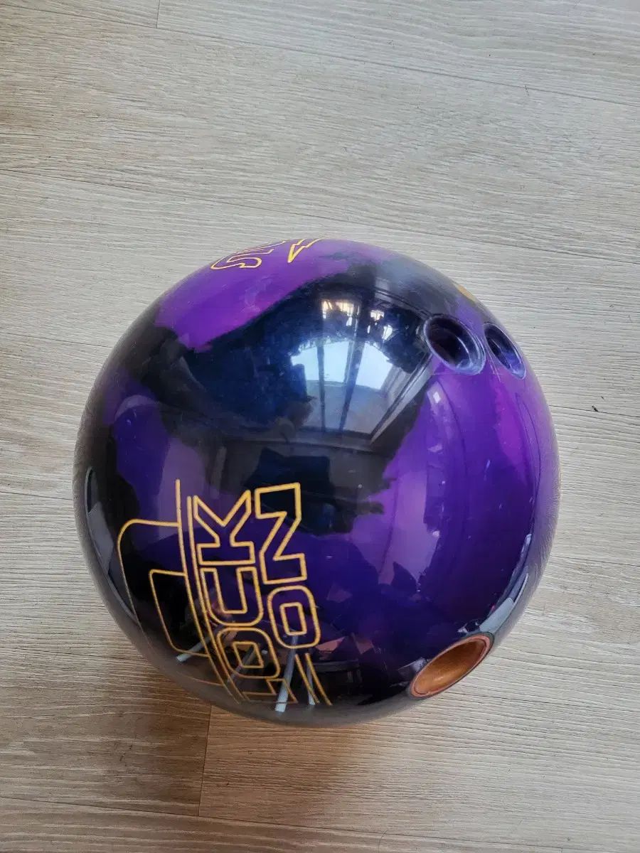ストーム ロックオン 15p ボーリングボール 出品 - メルカリ