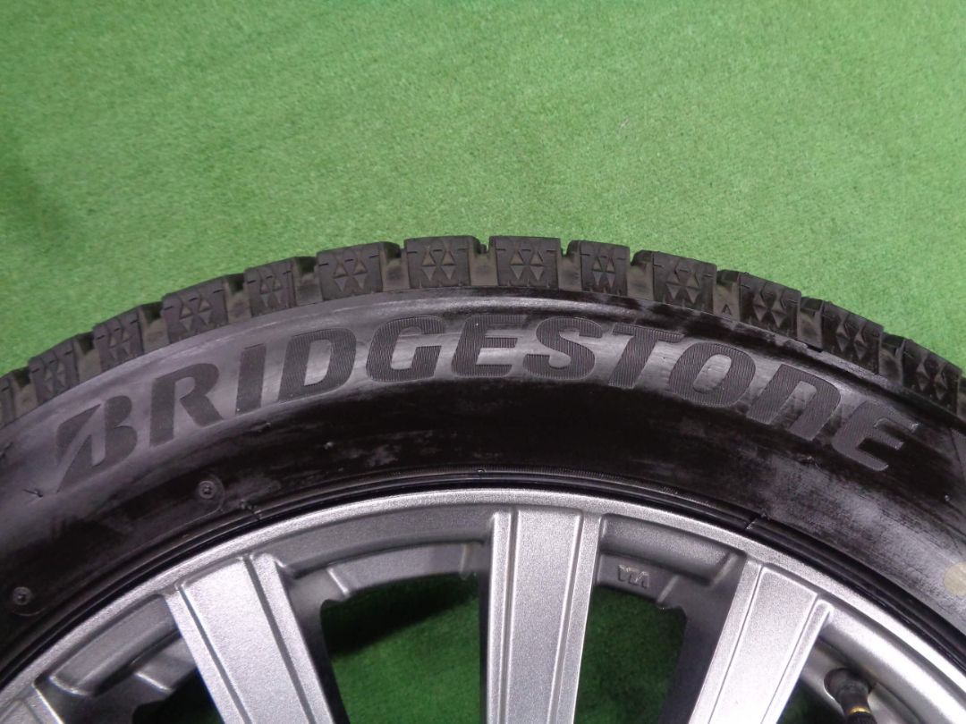 スタッドレスタイヤ　18インチ　ブリヂストン　アルファード30系純正ホイール付き　235/50R18 トヨタ（TOYOTA） 30系 アルファード ヴェルファイア 純正 18インチ