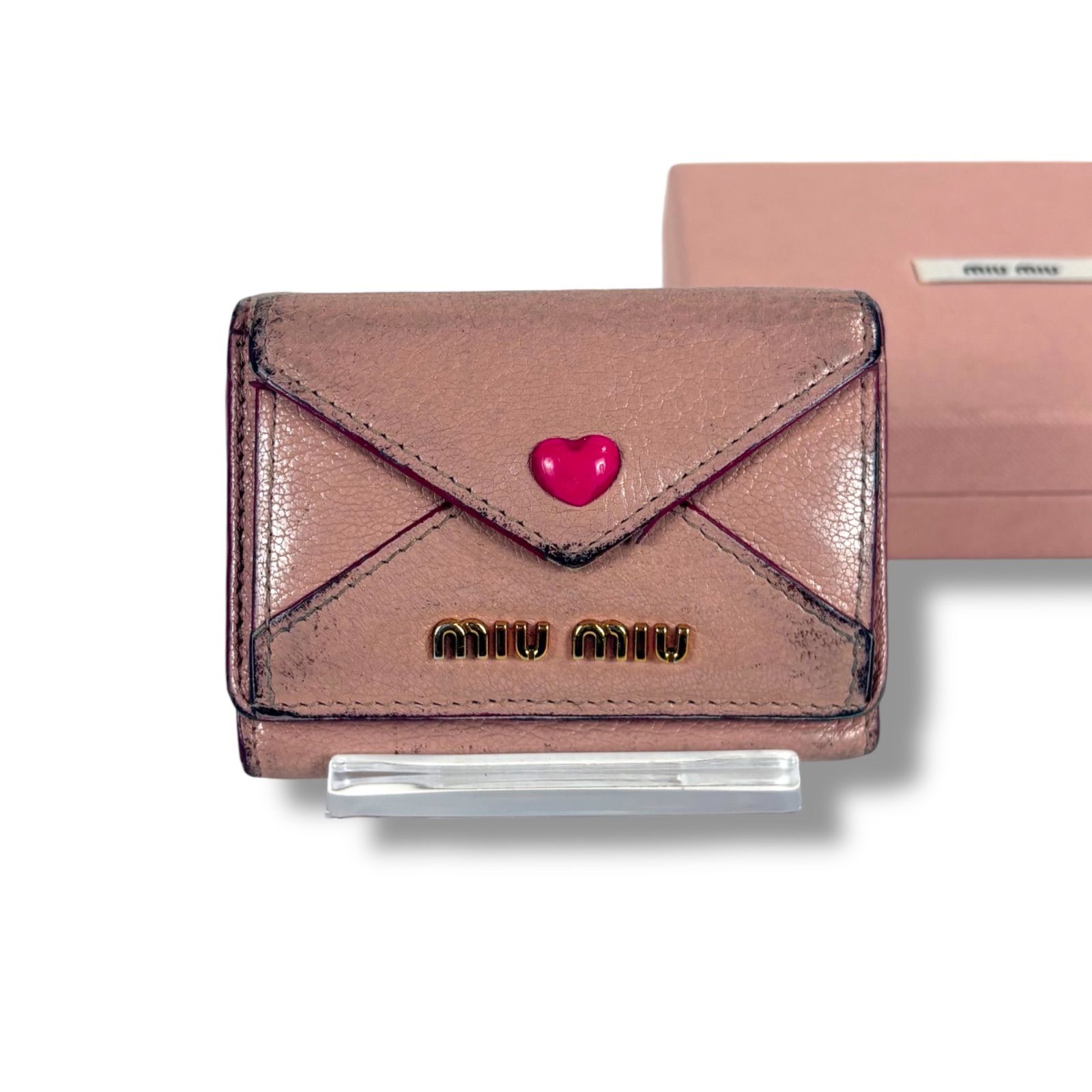 美品✨ ミュウミュウ 三つ折り財布 マドラスラブ ラブレター　ハート　ピンク ミュウミュウ MIUMIU マドラスレザー ラブレター コンパクトウォレット