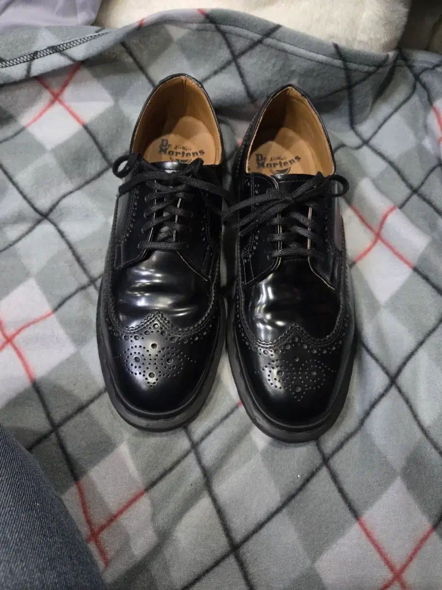 DR MARTENS ドクターマーチン ブラック ウィングチップ シューズ