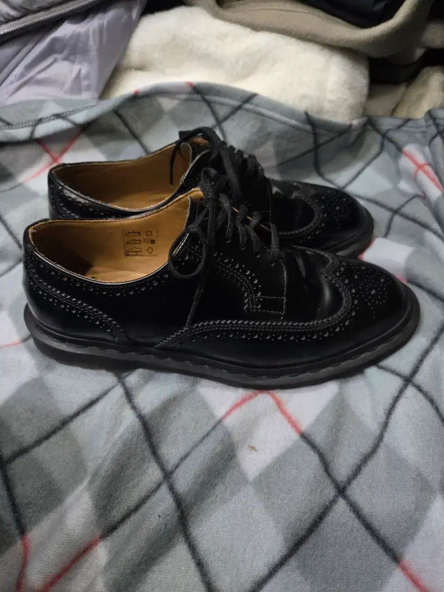 DR MARTENS ドクターマーチン ブラック ウィングチップ シューズ