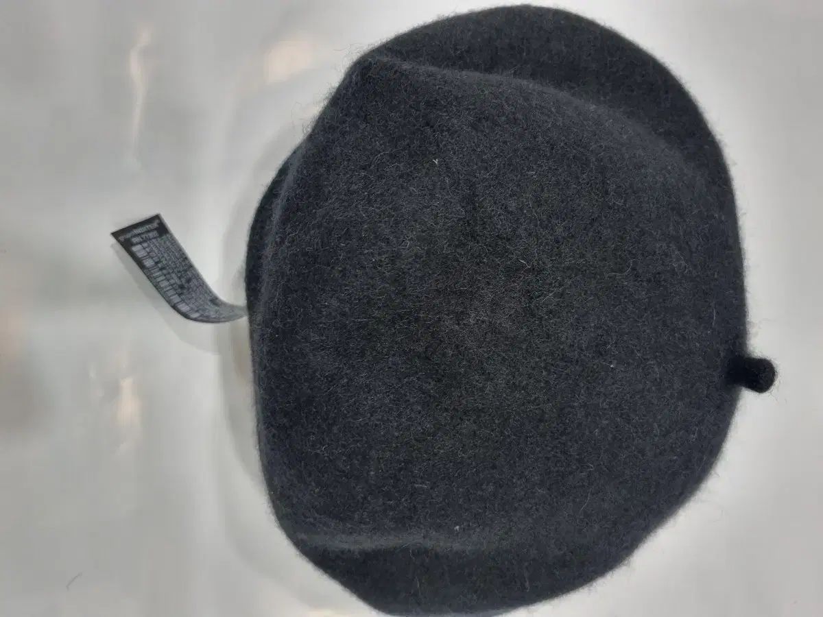 ZARA 黒色 ベレー帽