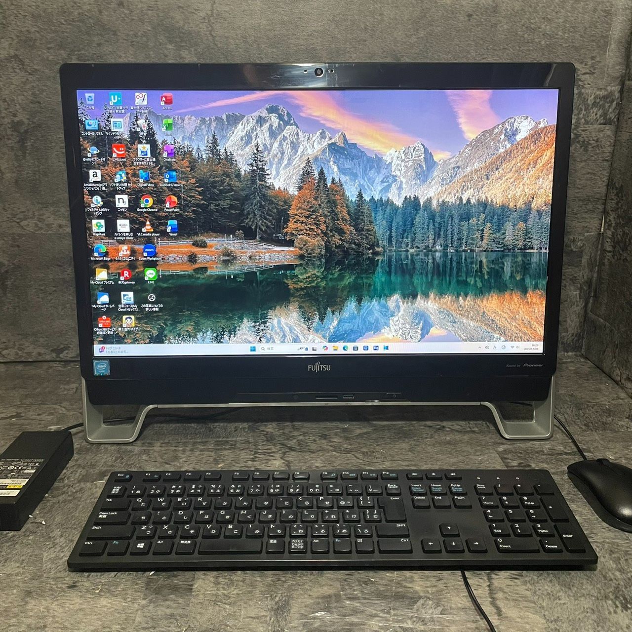 NDe 0801 F 最新オフィス2025ワード エクセルすぐつかえます テレビ見れます