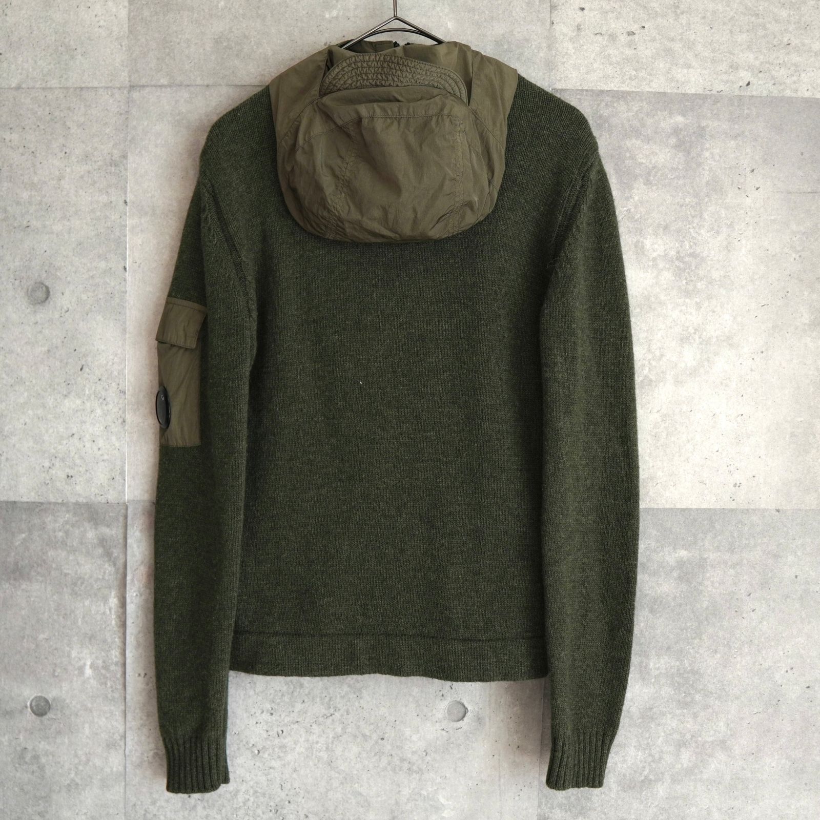 シーピーカンパニー ナイロン 切り替え ニット パーカー カーキ メンズ