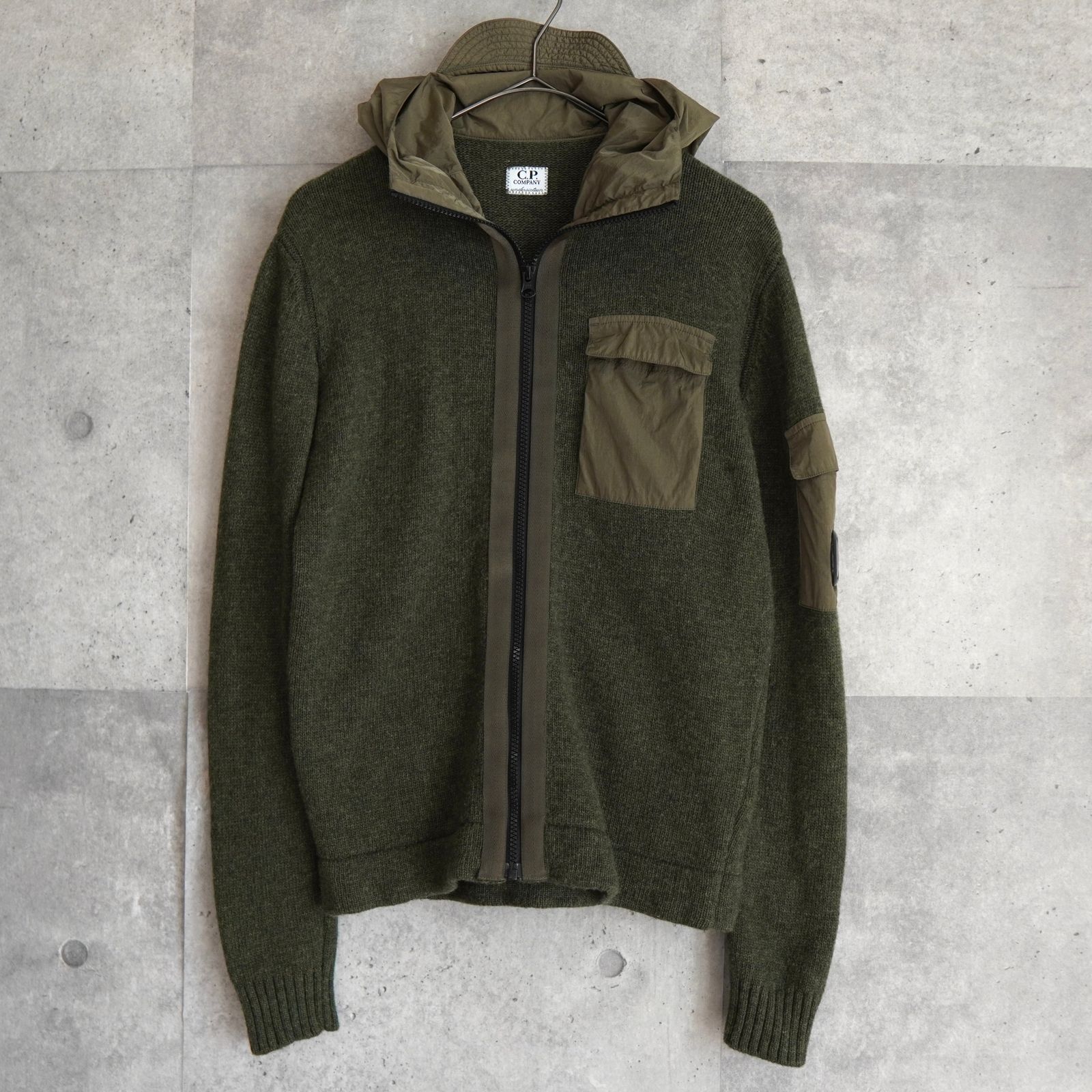 シーピーカンパニー ナイロン 切り替え ニット パーカー カーキ メンズ