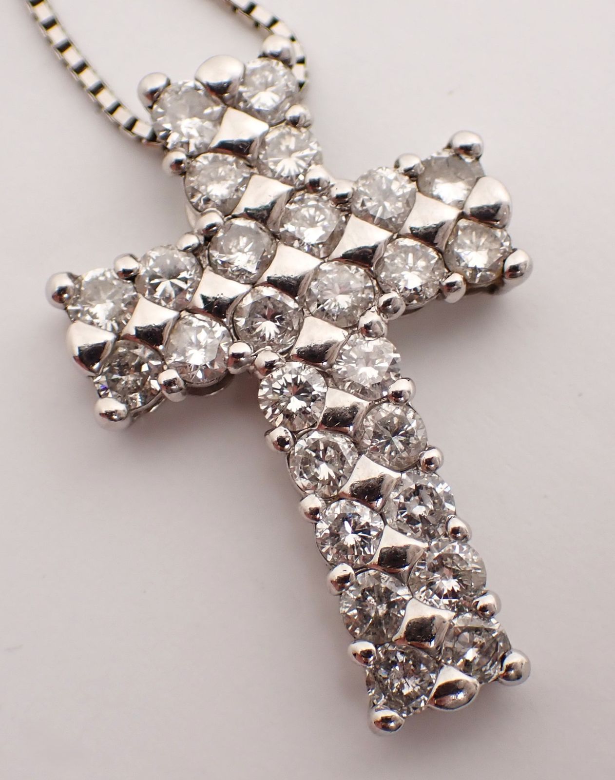 K*◎様 pt900 10pダイヤモンド　チェーンシルバー925 クロス型ネック ダイヤモンドクロスネックレス 26Pダイヤ 4.61ct Pt900(ペントップ