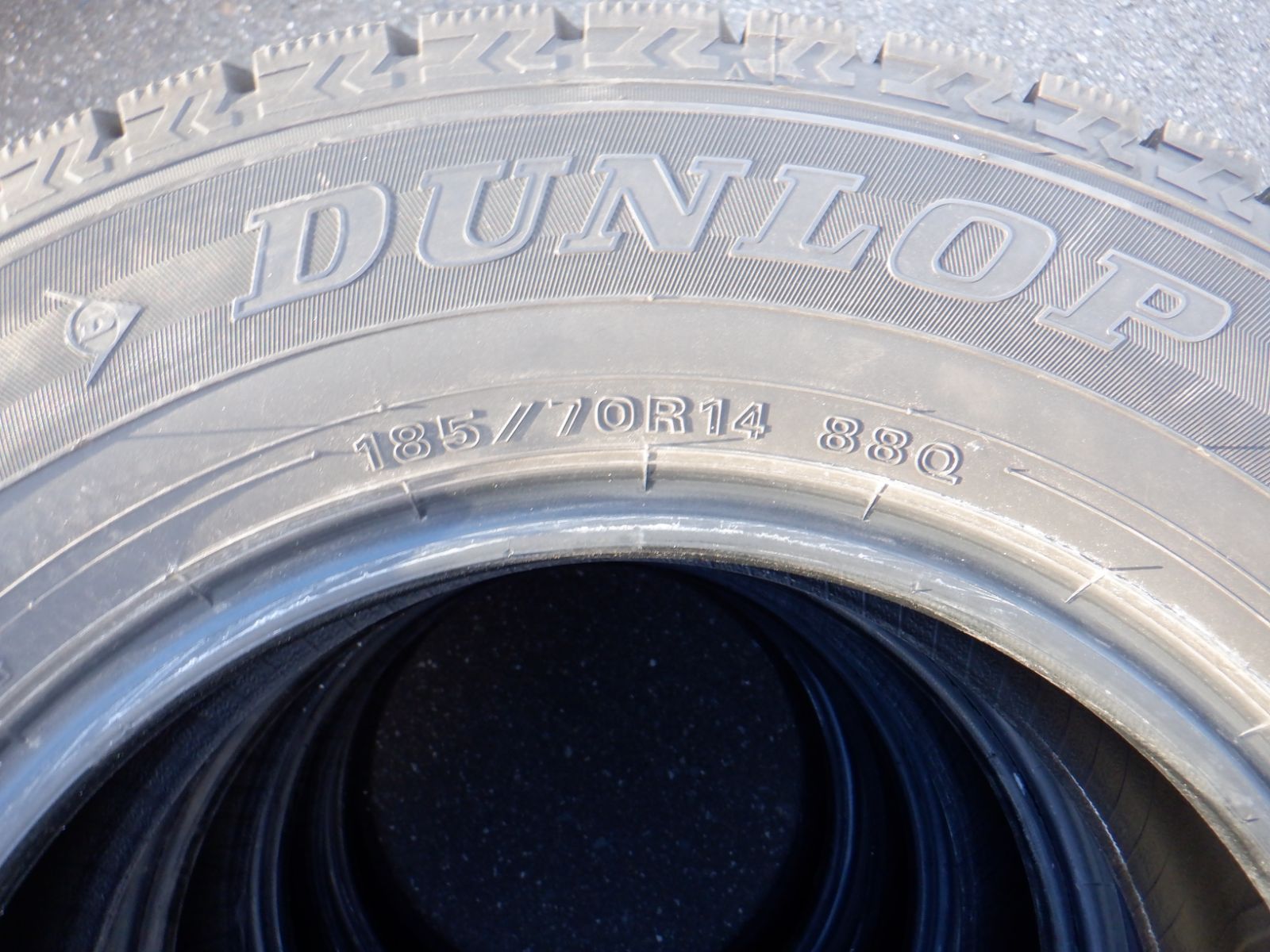 185 70 R 14 4本 ダンロップ ウィンターマックスWM 02 製 フリード ノートなどに