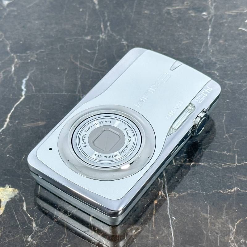 美品】CASIO EXILIM EX-Z550 シルバー 1410万画素 光学4倍ズーム 手