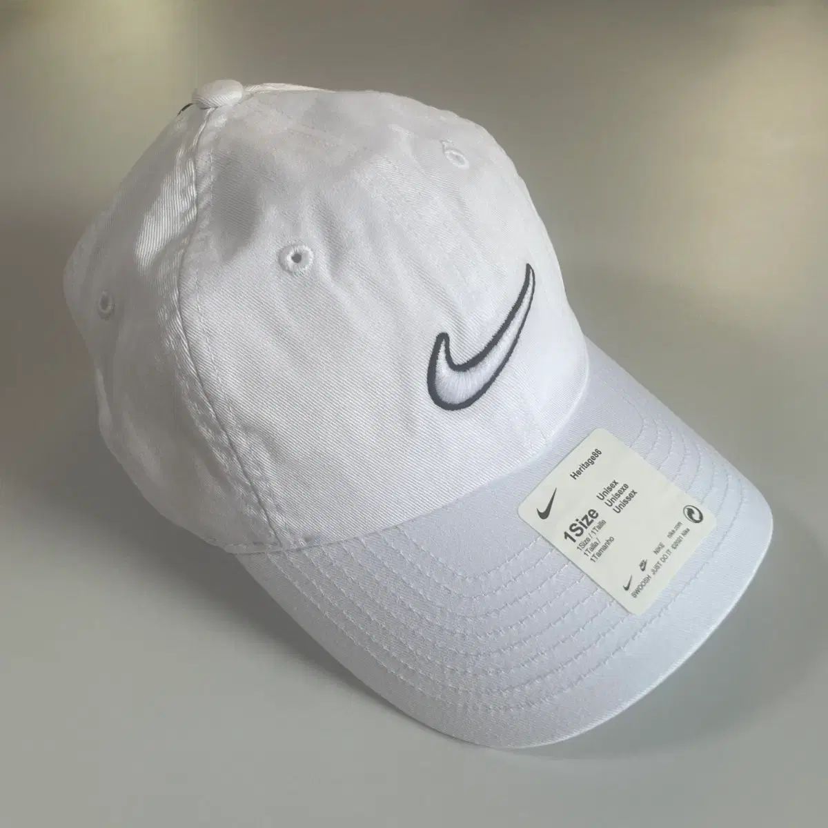 ナイキ ヘリテージ86 帽子 キャップ 新品 (ホワイト ブラック)