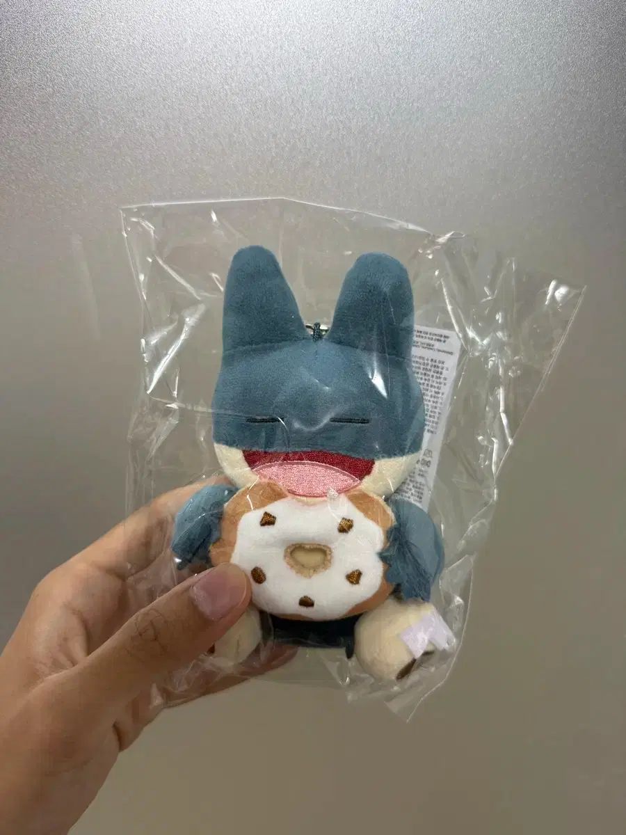 メタモン　クリスピークリームドーナツ　韓国　マスコット　ぬいぐるみ クリスピークリームドーナッツ ポケットモンスター キーホルダー