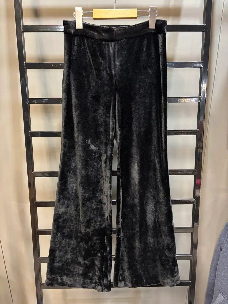 55 ハン HAN 섬 OF ツアーベルベット フ パンツ ブラック 4 9