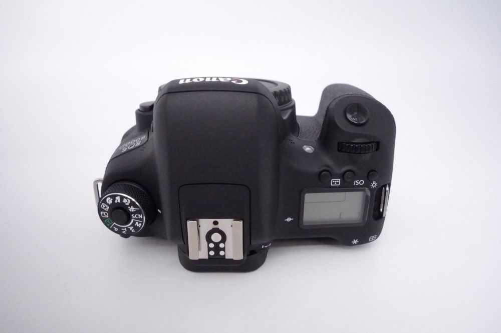 極上品】キヤノン Canon デジタル一眼レフカメラ EOS 8000D ボディ