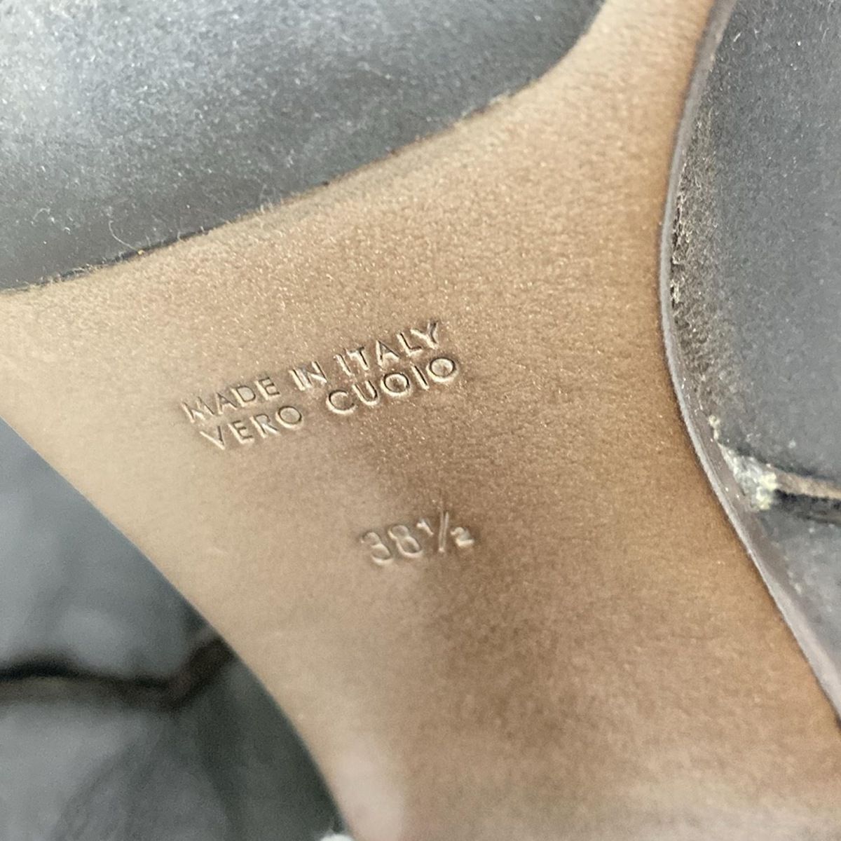 ダークブラウン レザー