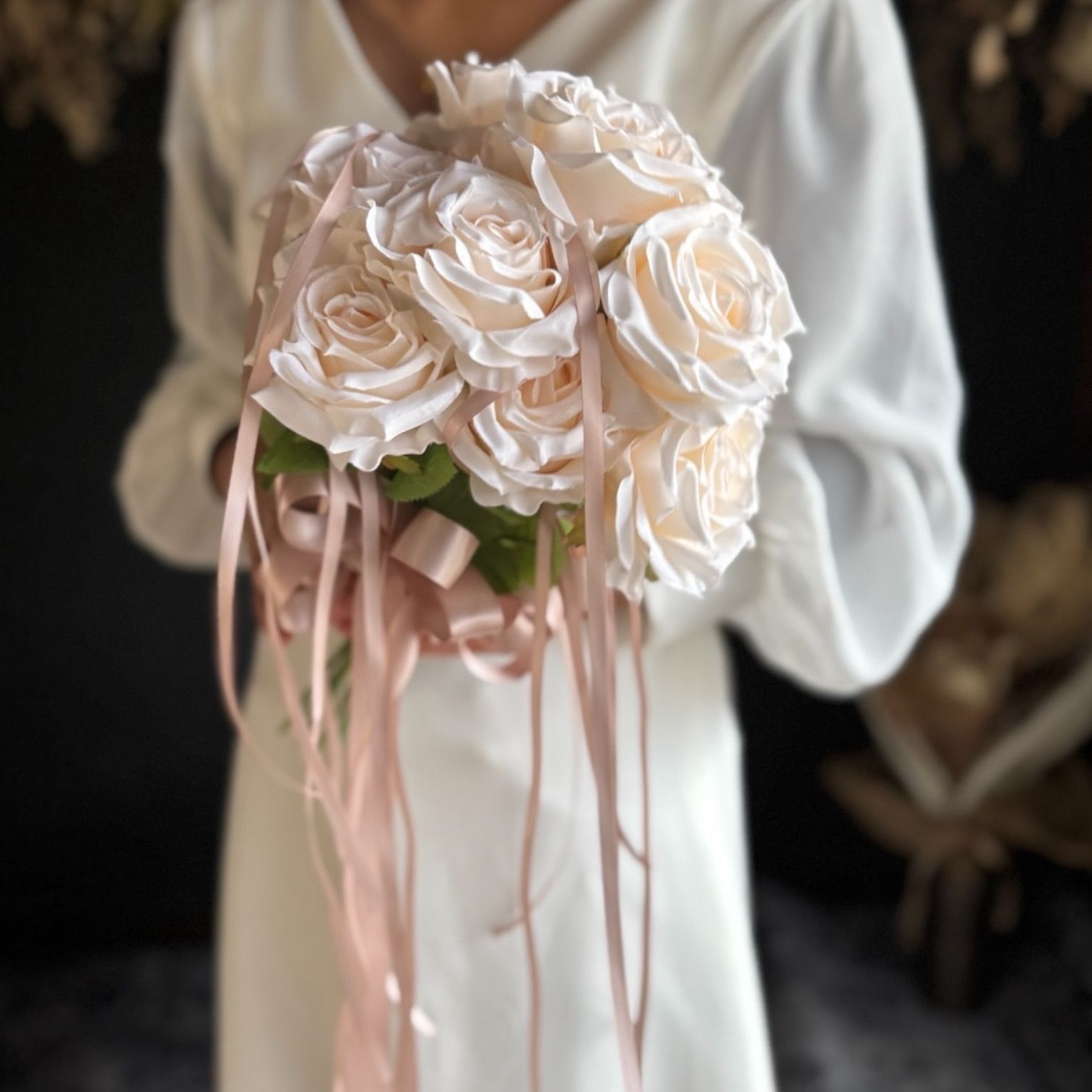 アイボリーローズ×リボンクラッチブーケブートニア