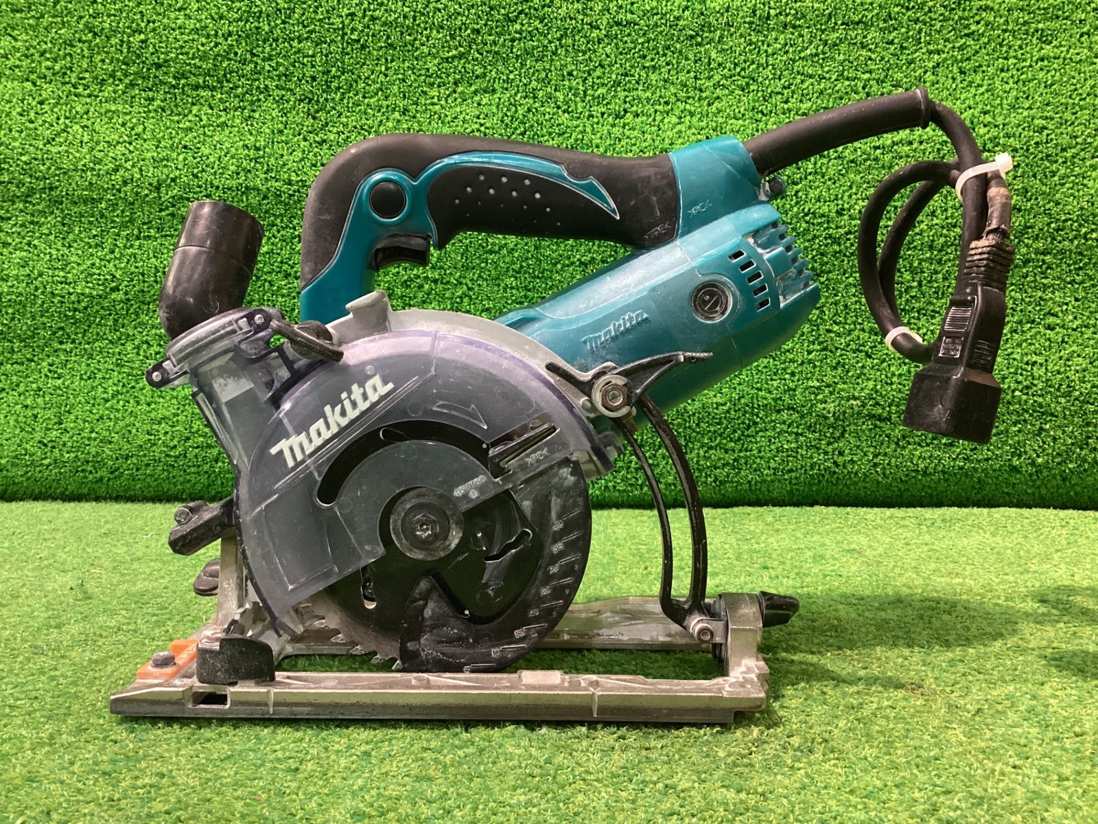 マキタ 125 mm防じんマルノコ 本体のみ 被覆破れ有 シ-66