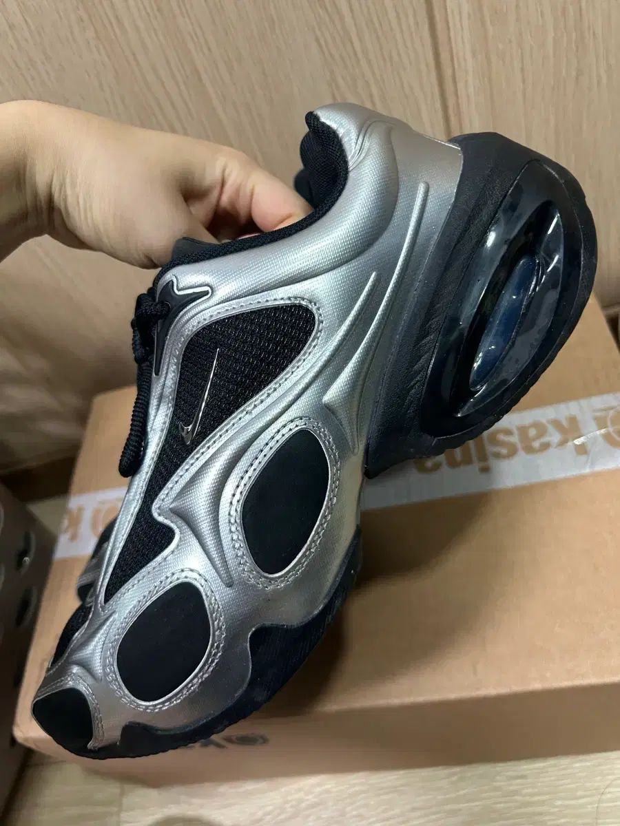  ナイキ エアマックス ミューズ シルバー ブラック 255 その他 靴