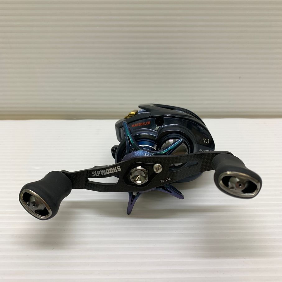 品 DAIWA ダイワ STEEZ スティーズ A TW HLC 7 1 LEFT HANDLE ベイトリール カスタム有 釣具 134 251208 cn min ベイトリール(ルアー用) リール