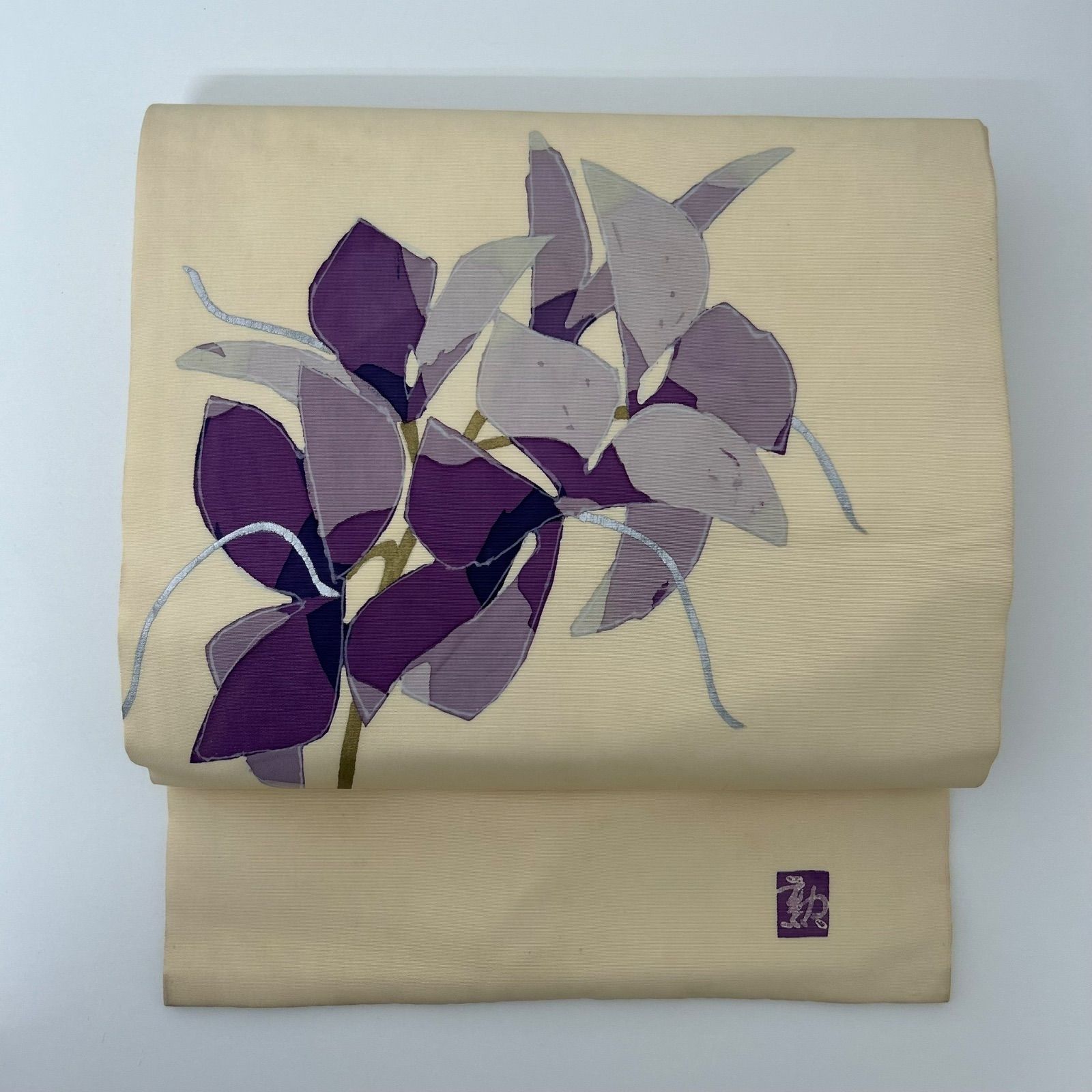 B5 塩瀬 作家物 落款入 ポピー 花模様 染め 紫 正絹 太鼓柄 名古屋帯 B5 塩瀬 作家物 落款入 ポピー 花模様 染め 紫 正絹 太鼓柄 名古屋帯