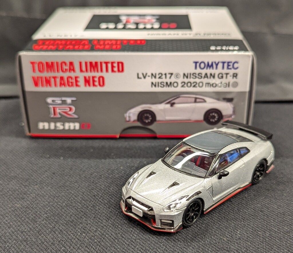 【新品，定番】 トミーテック TOMICA LIMITED VINTAGE NEO NISSAN GT-R NISMO 2020 (銀) LV-N217c トミカ