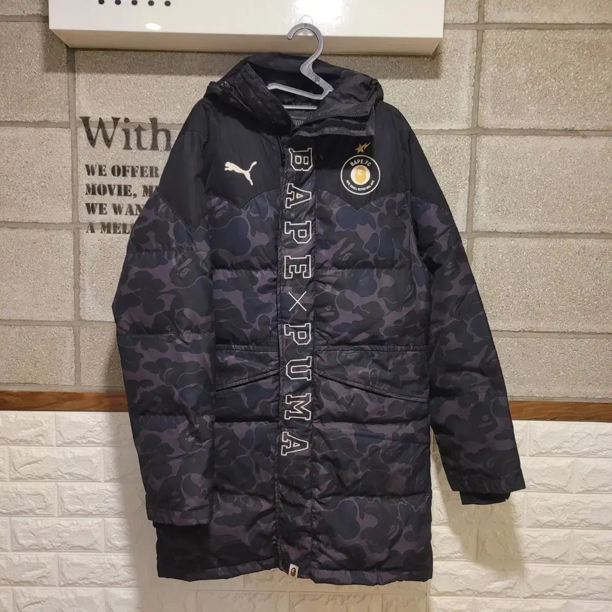 A BATHING APE® プーマ 墨黒 ロングダウンジャケット S - メルカリ
