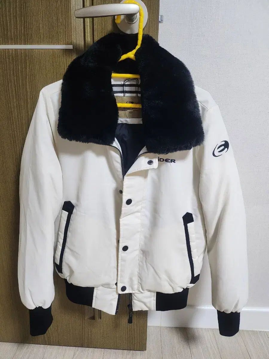 アイダー ダウンジャケット XS (CUコンビニ 半額 送料込み)