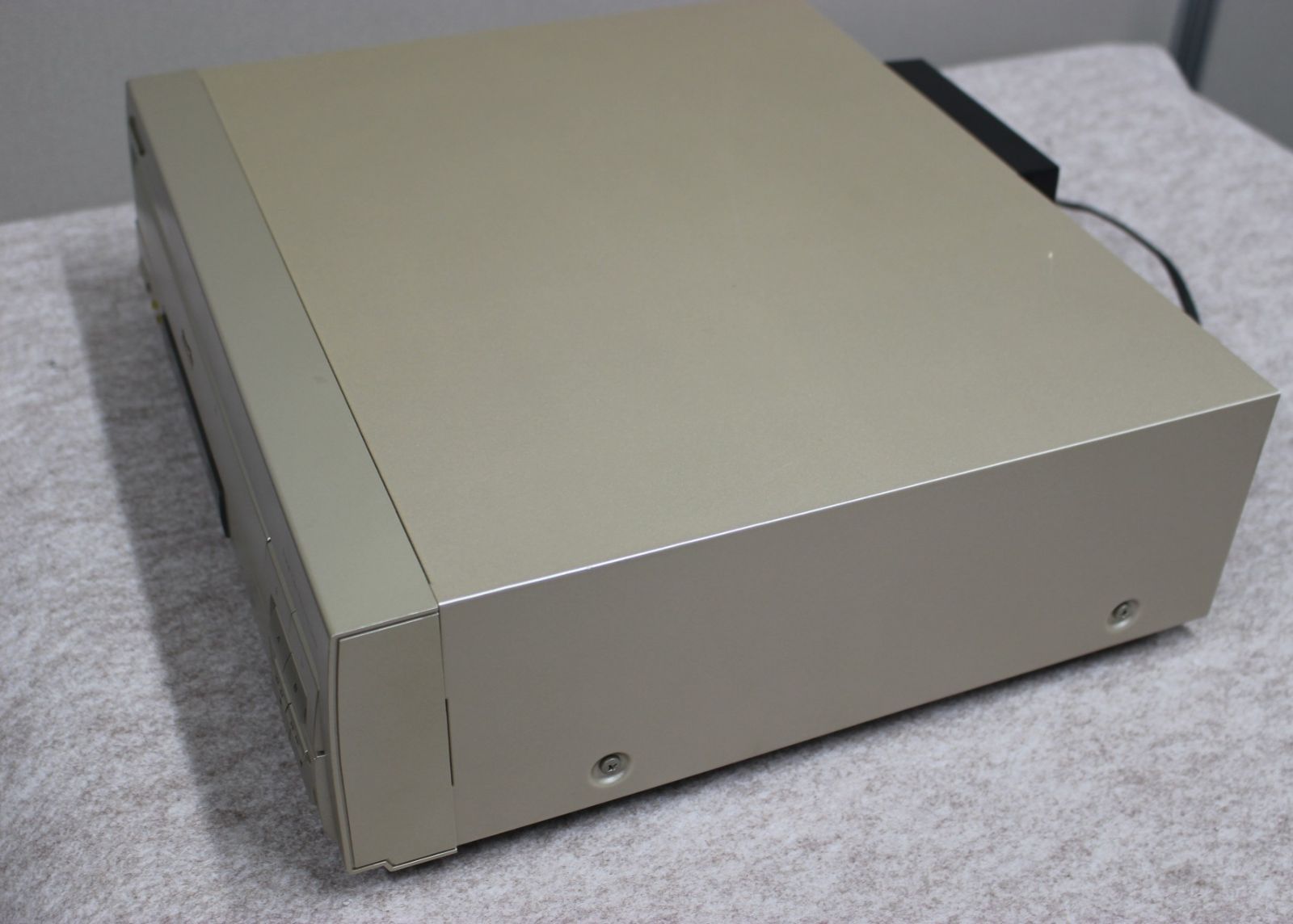 LDコンパチブルレーザーディスクプレーヤーCLD R