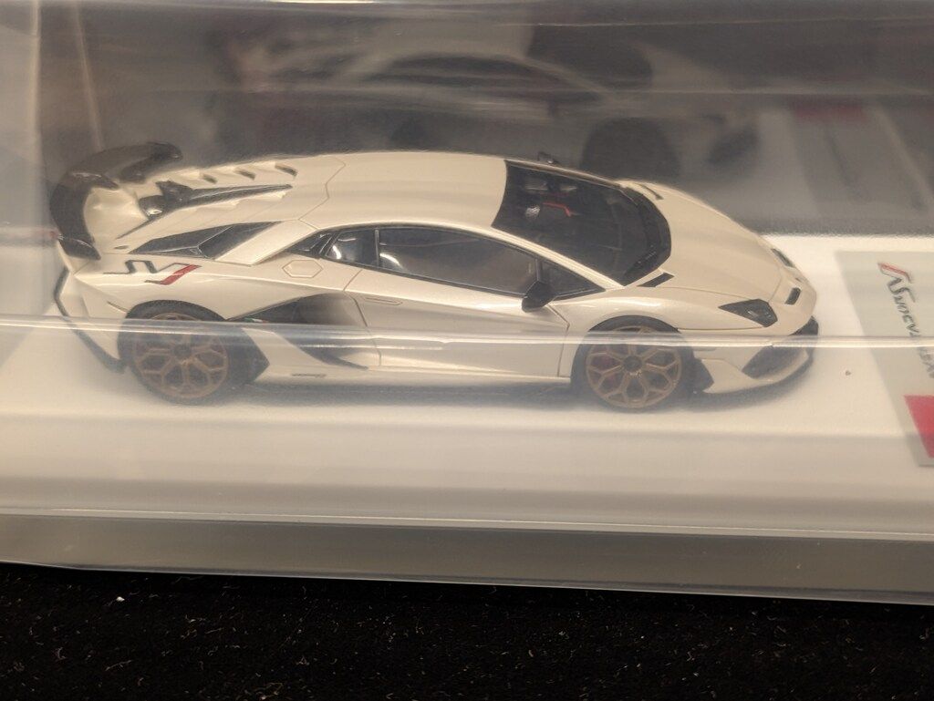 EIDOLON Lamborghini URUS 2017 ホワイト 1/43 Lamborghini Urus S 1/43 Looksmart LS539