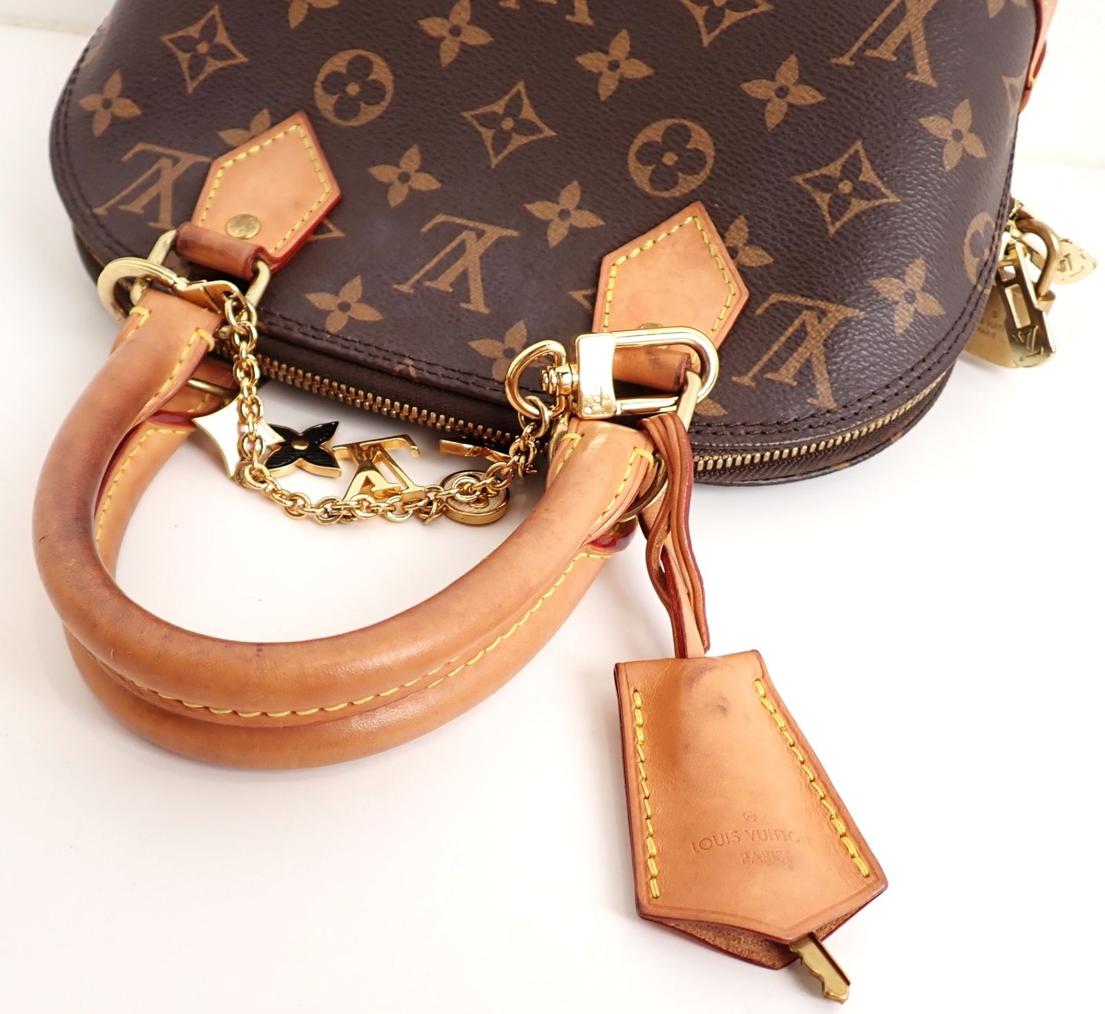 鑑定済 ルイヴィトン アルマ ハンドバッグ モノグラム 自立 南京錠 レディース 定価28万 LOUIS VUITTON(ルイヴィトン) アルマBB M46990 モノグラム