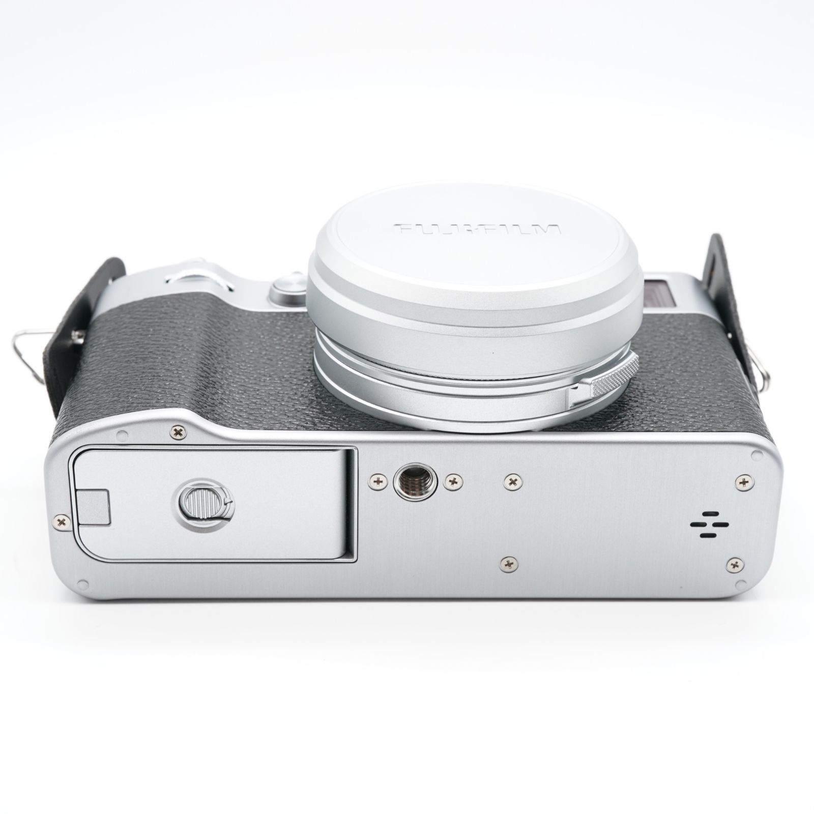 ほぼ新品 フジフイルム FUJIFILM X100VI シルバー シャッター回数1100
