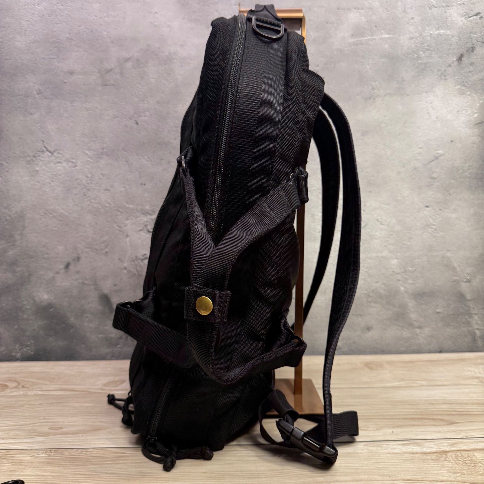 トゥモローランド別注 ブリーフィング C3ライナー BRIEFING