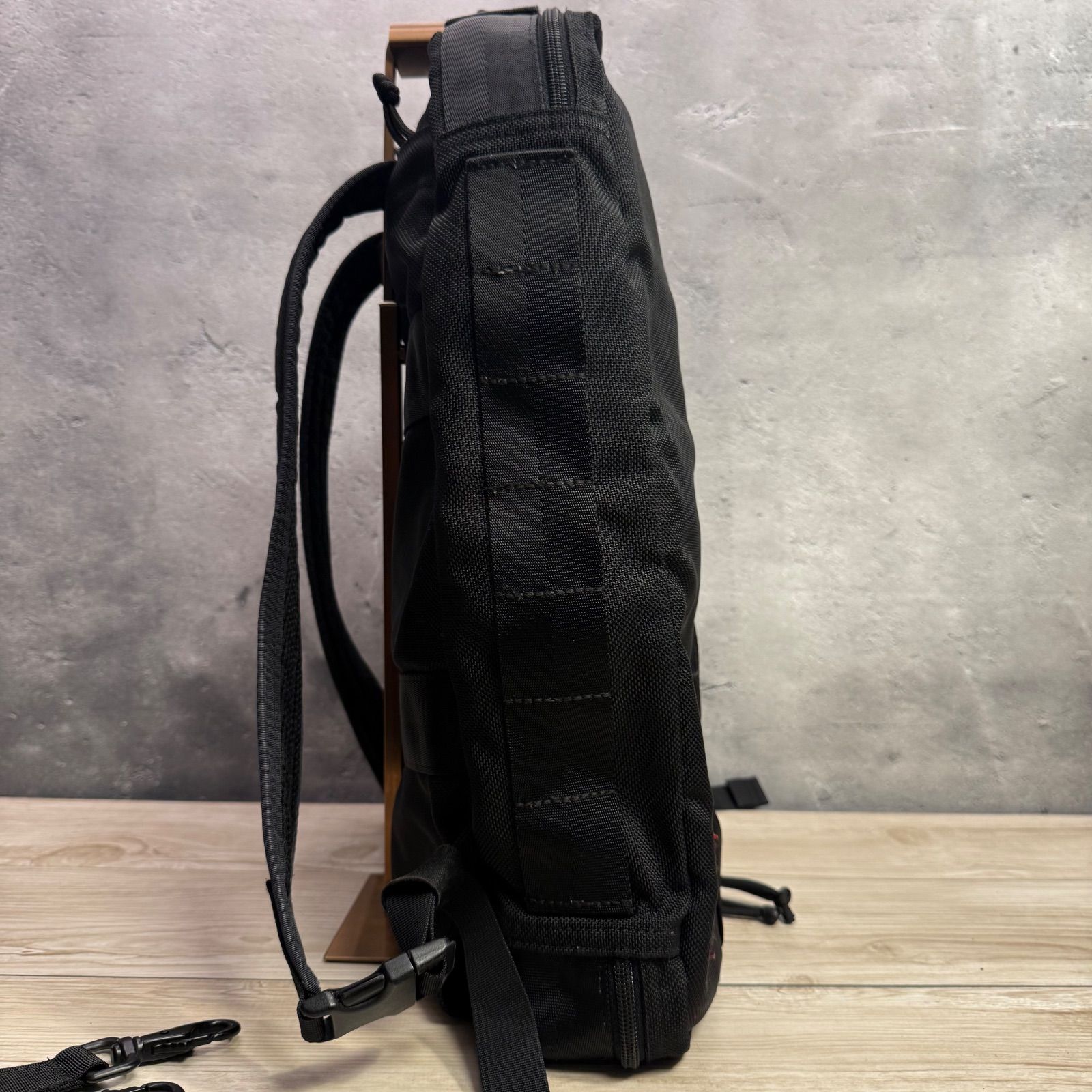 トゥモローランド別注 ブリーフィング C3ライナー BRIEFING