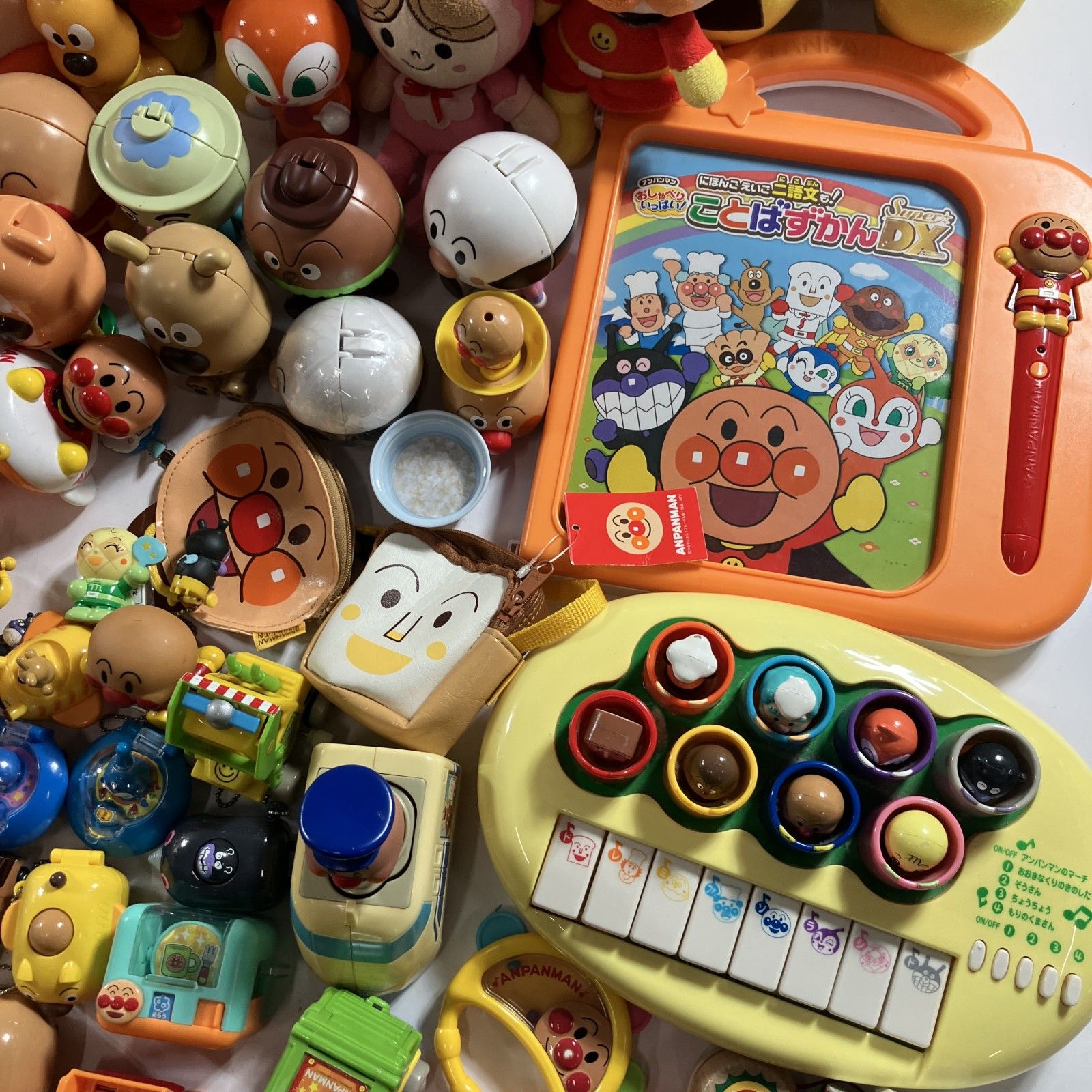  アンパンマン あんぱんまん ぬいぐるみ まとめ 小物 ばいきんまん こきんちゃん ドキンちゃん 等 おもちゃ 8 2 kg アンパンマン キャラクター玩具