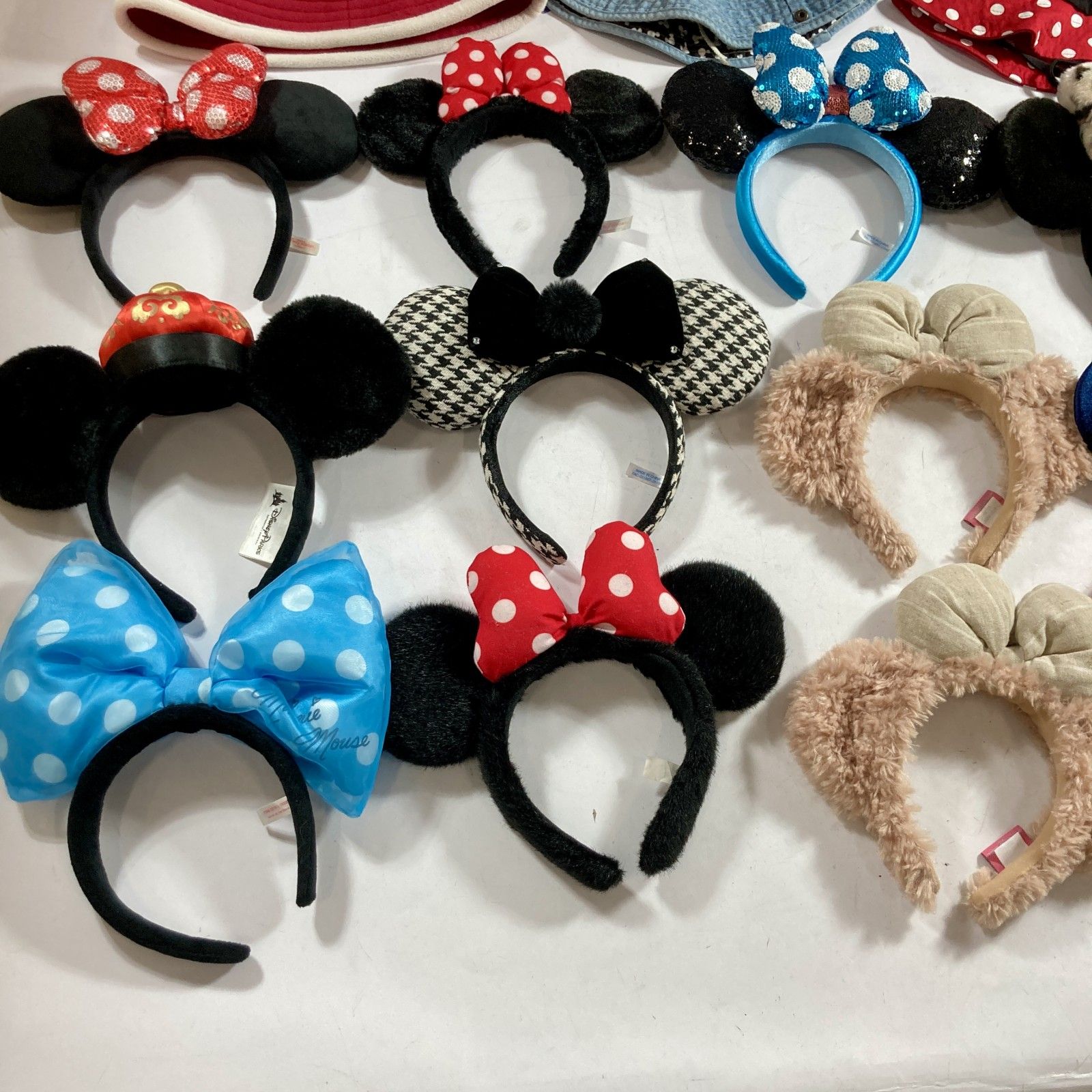  Disney ディズニー グッズ 36点 まとめ商品 ファンキャップ カチューシャ 帽子 サングラス ミニー ダッフィー スティッチ など 3.4 kg ディズニーランド シー(カチューシャ ヘアバンド) カチューシャ 被り物 帽子