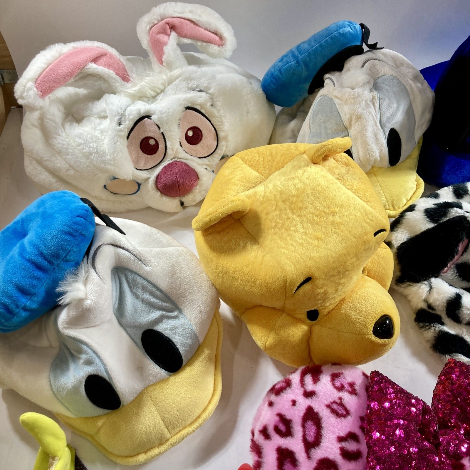 Disney ディズニー グッズ 36点 まとめ商品 ファンキャップ カチューシャ 帽子 サングラス ミニー ダッフィー スティッチ など 3.4 kg