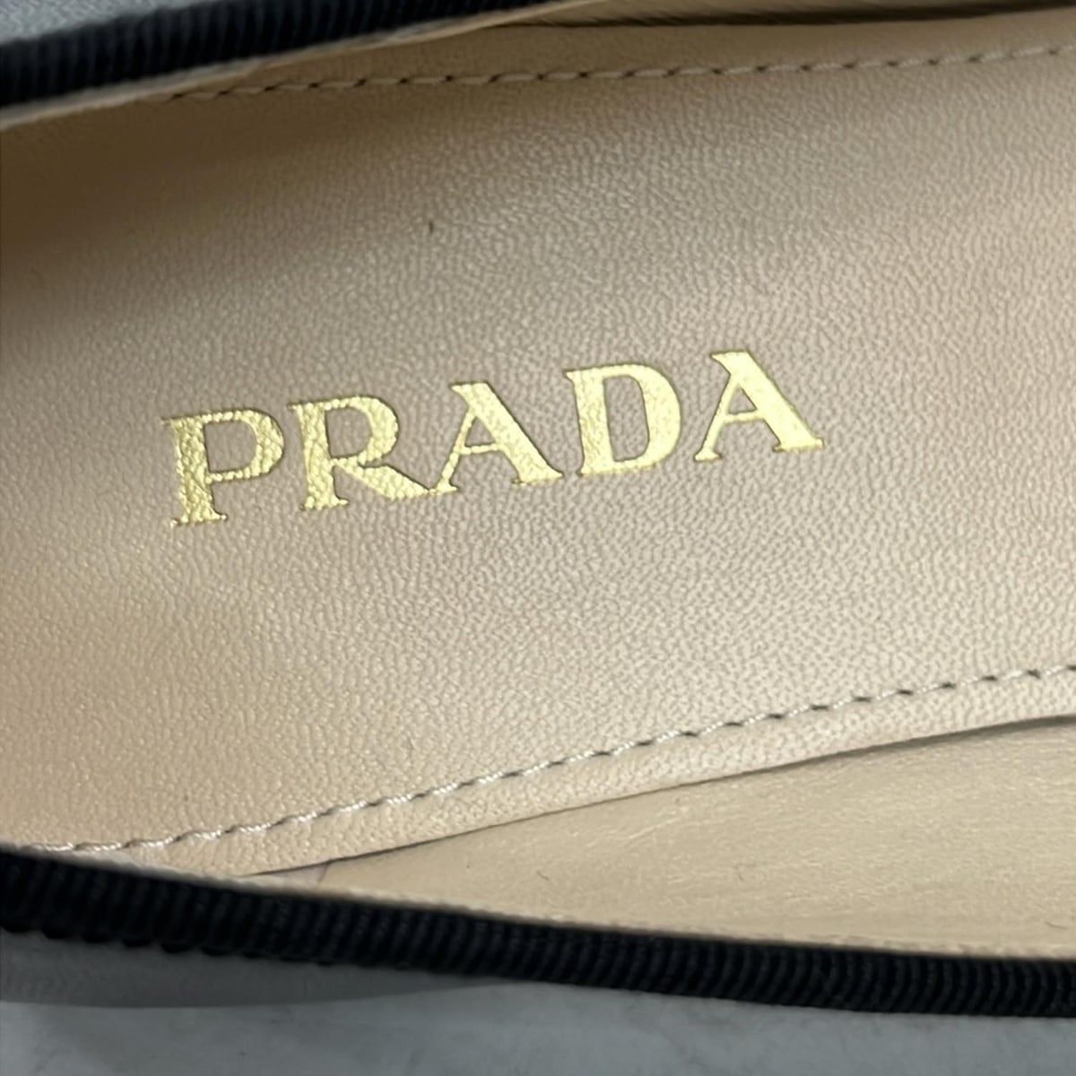 PRADA(プラダ) フラットシューズ 38 レディース - 黒 リボン/バレエ