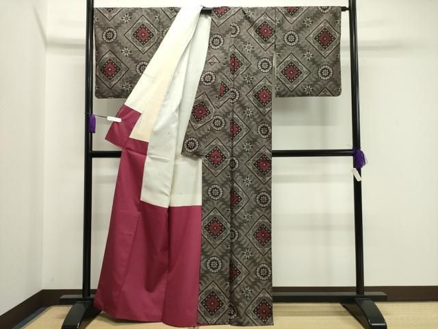 平和屋着物●本場大島紬　龍郷絣　正絹　逸品　未使用　CABB0390gh 平和屋着物○本場大島紬 龍郷絣 鈴乃屋扱い 正絹 逸品 CABB0188gh