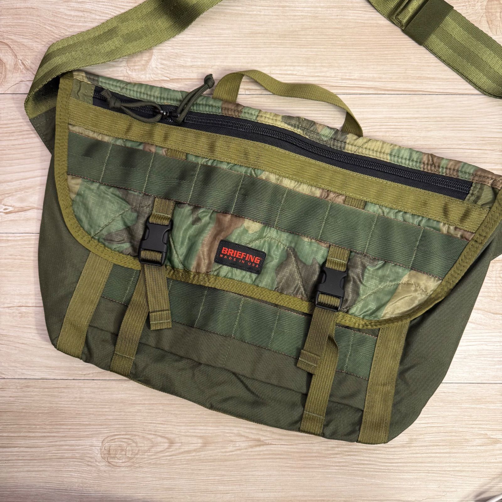 BRIEFING / ブリーフィング ショルダーバッグ 迷彩カモフラージュUSA