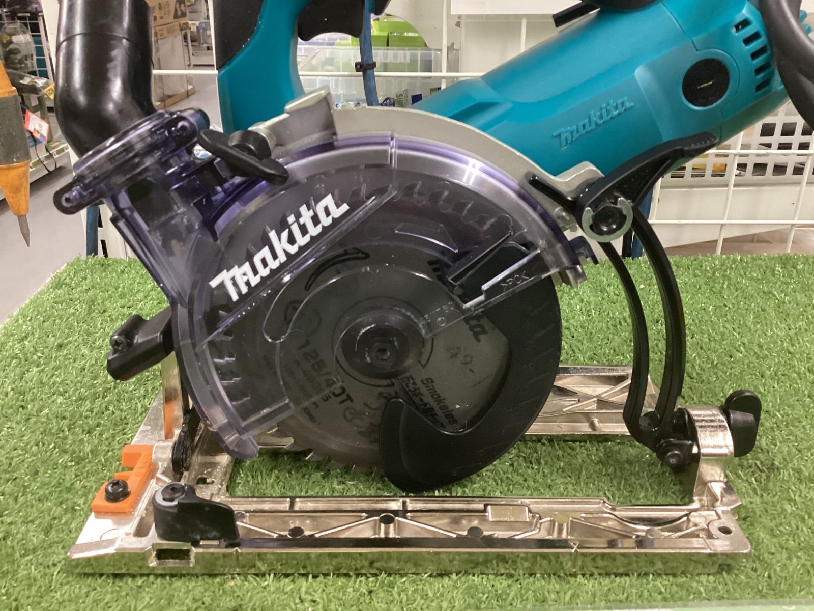 B makita マキタ 125㎜防じんマルノコ 本体のみ