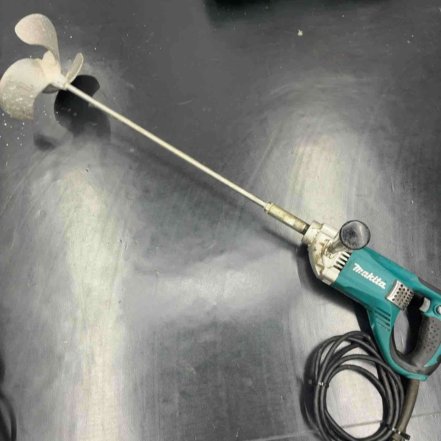 品 マキタ makita かくはん機 UT 2204