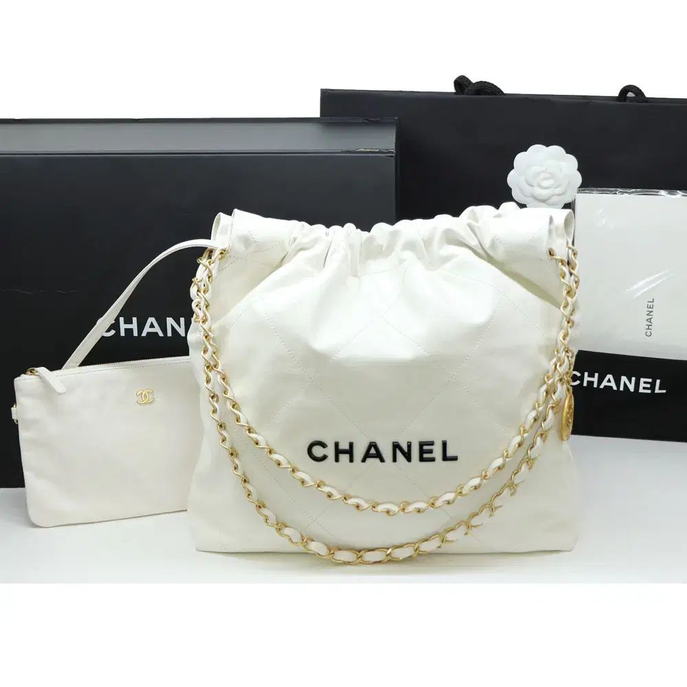 状態良し良し良し CHANEL シャネル 22バッグ 30 白 付き AS3260