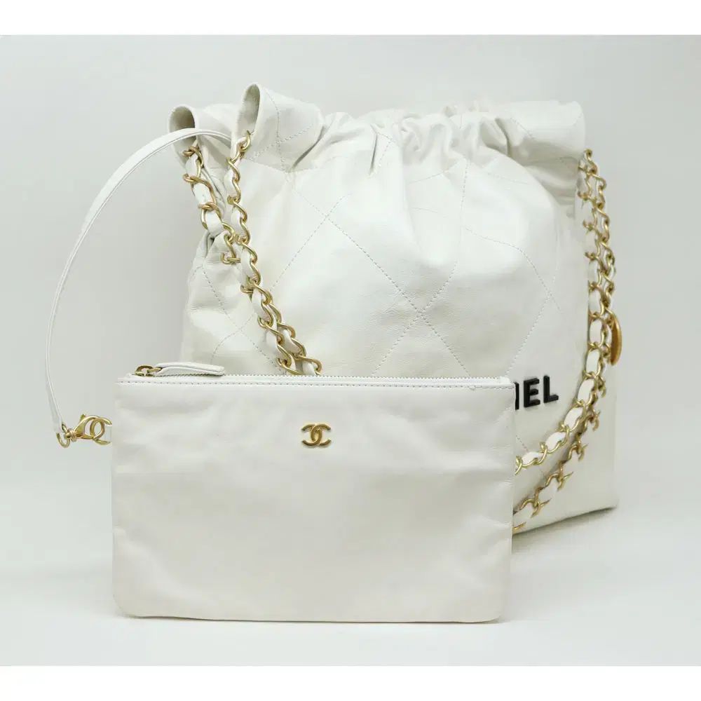 状態良し良し良し CHANEL シャネル 22バッグ 30 白 付き AS3260