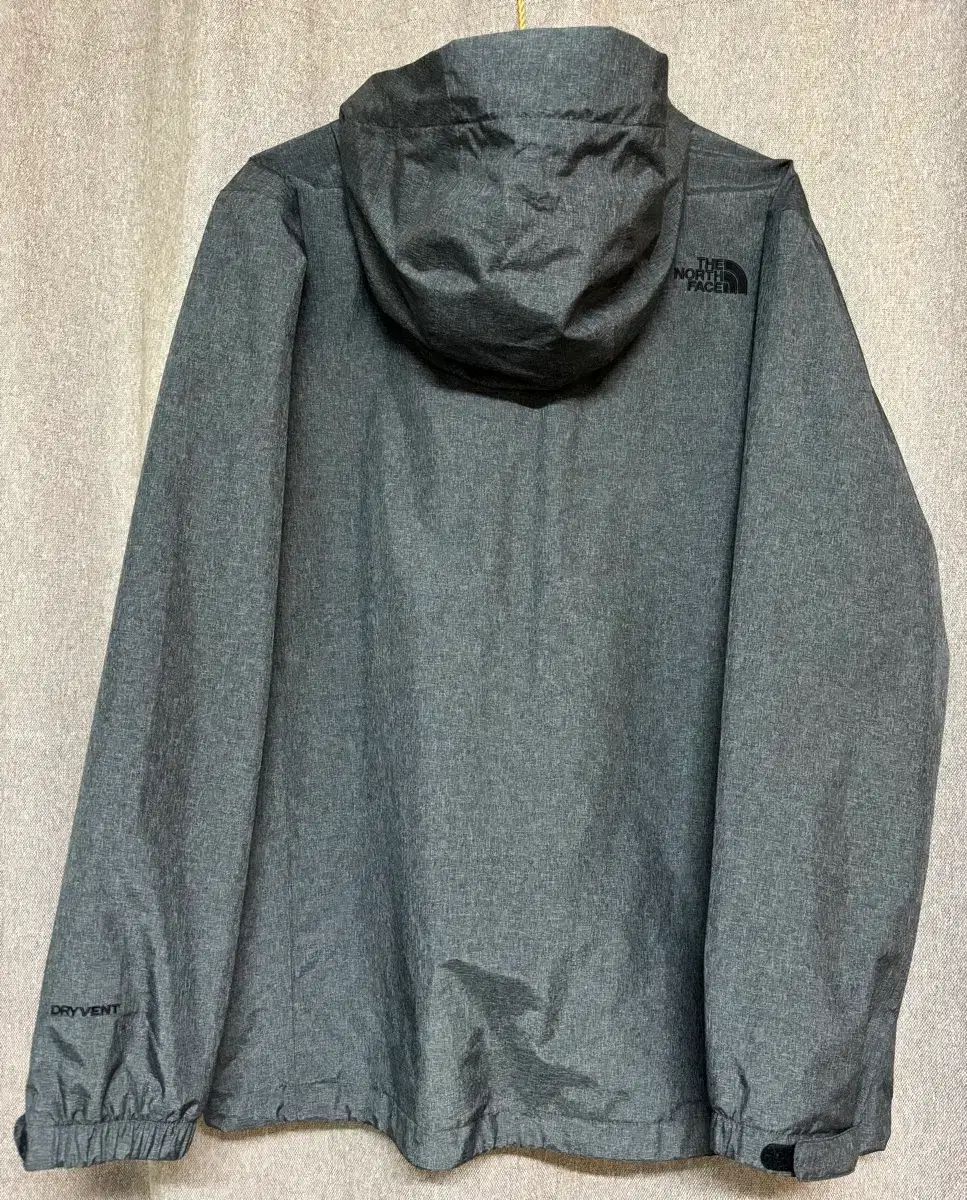 THE NORTH FACE ドライベント グレー ウィンドブレーカー