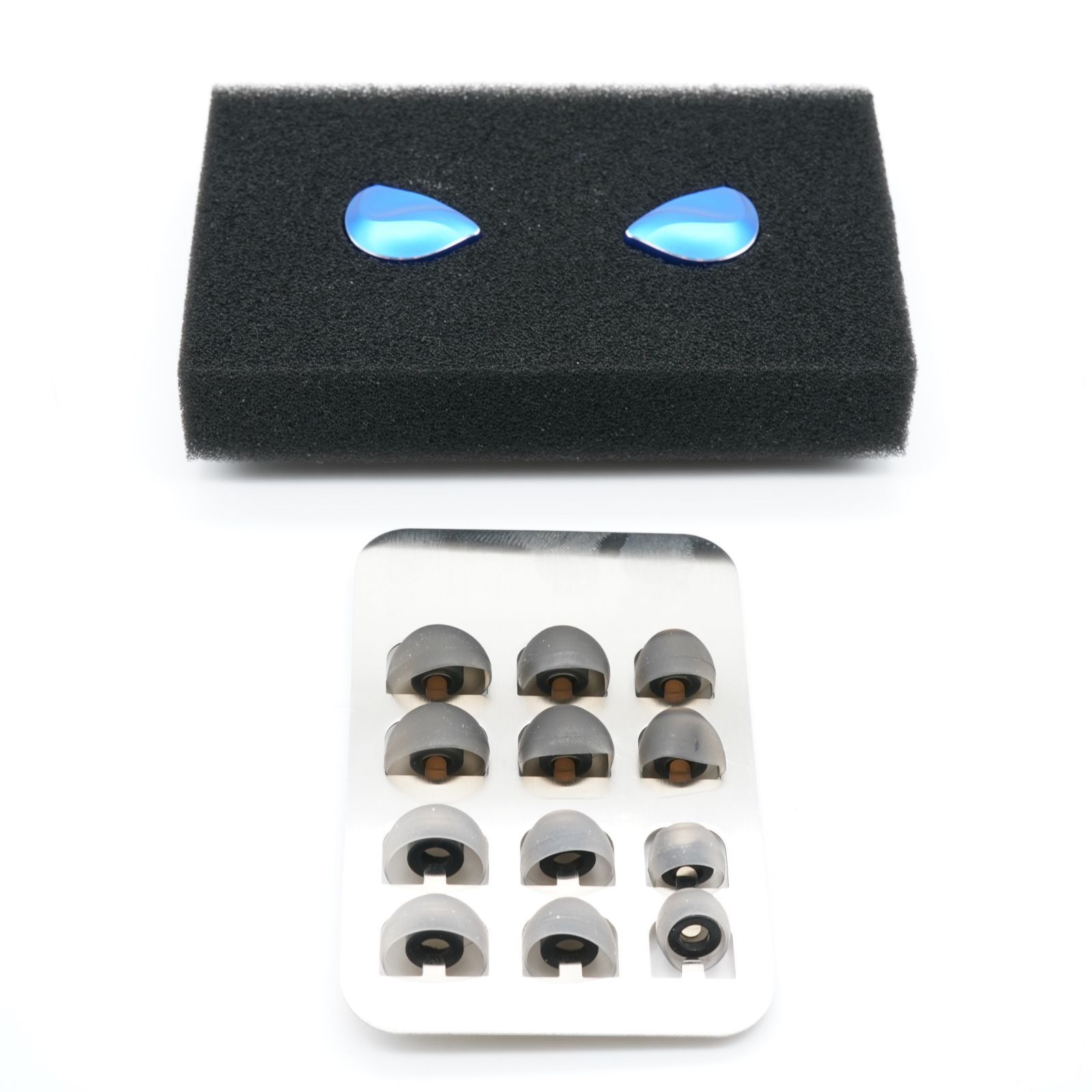 4 イヤホンケース付き