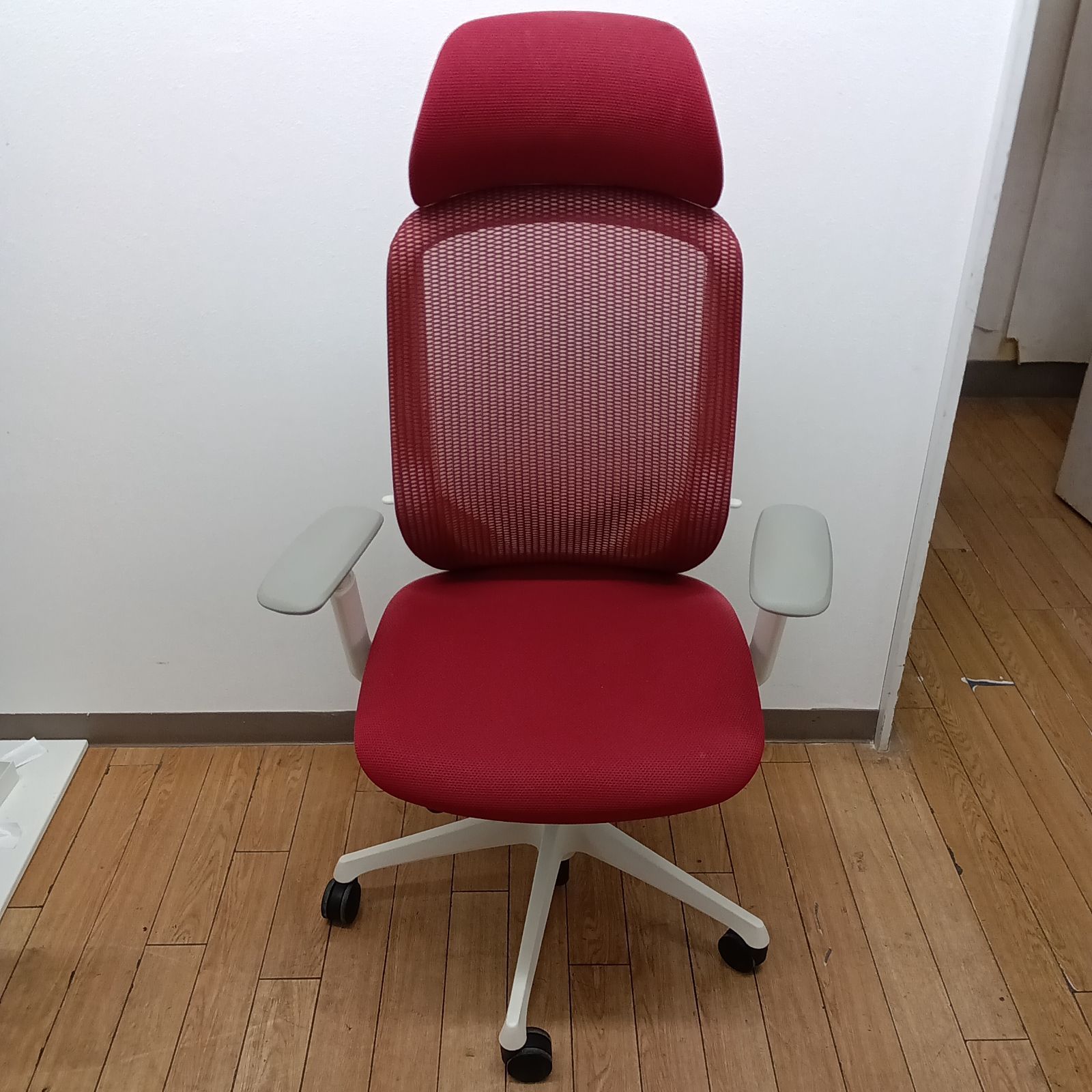 リユースの OKAMURA オカムラ シルフィーヘッドレスト可動肘背 メッシュチェア 管理1208 01