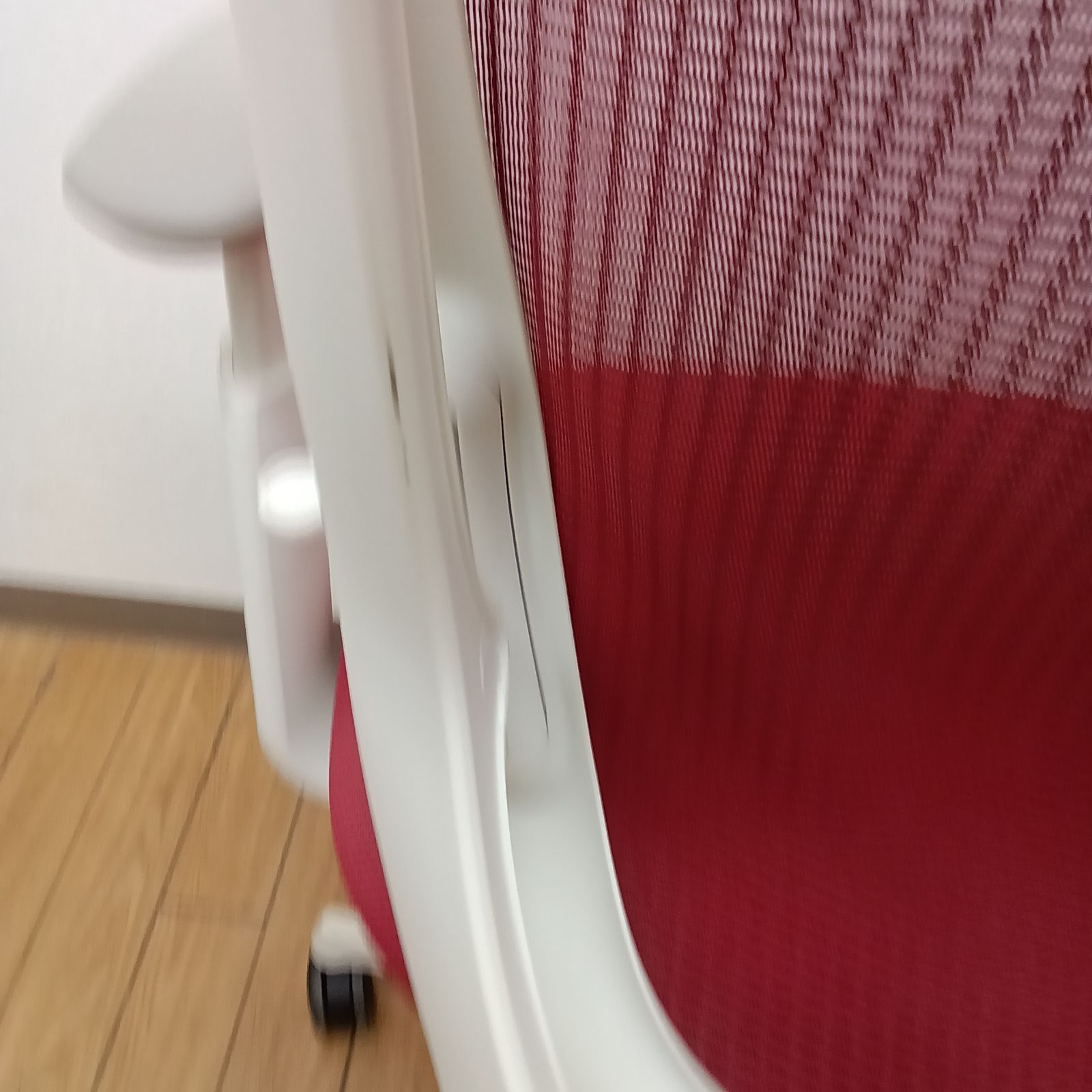 シルフィーヘッドレスト可動肘背