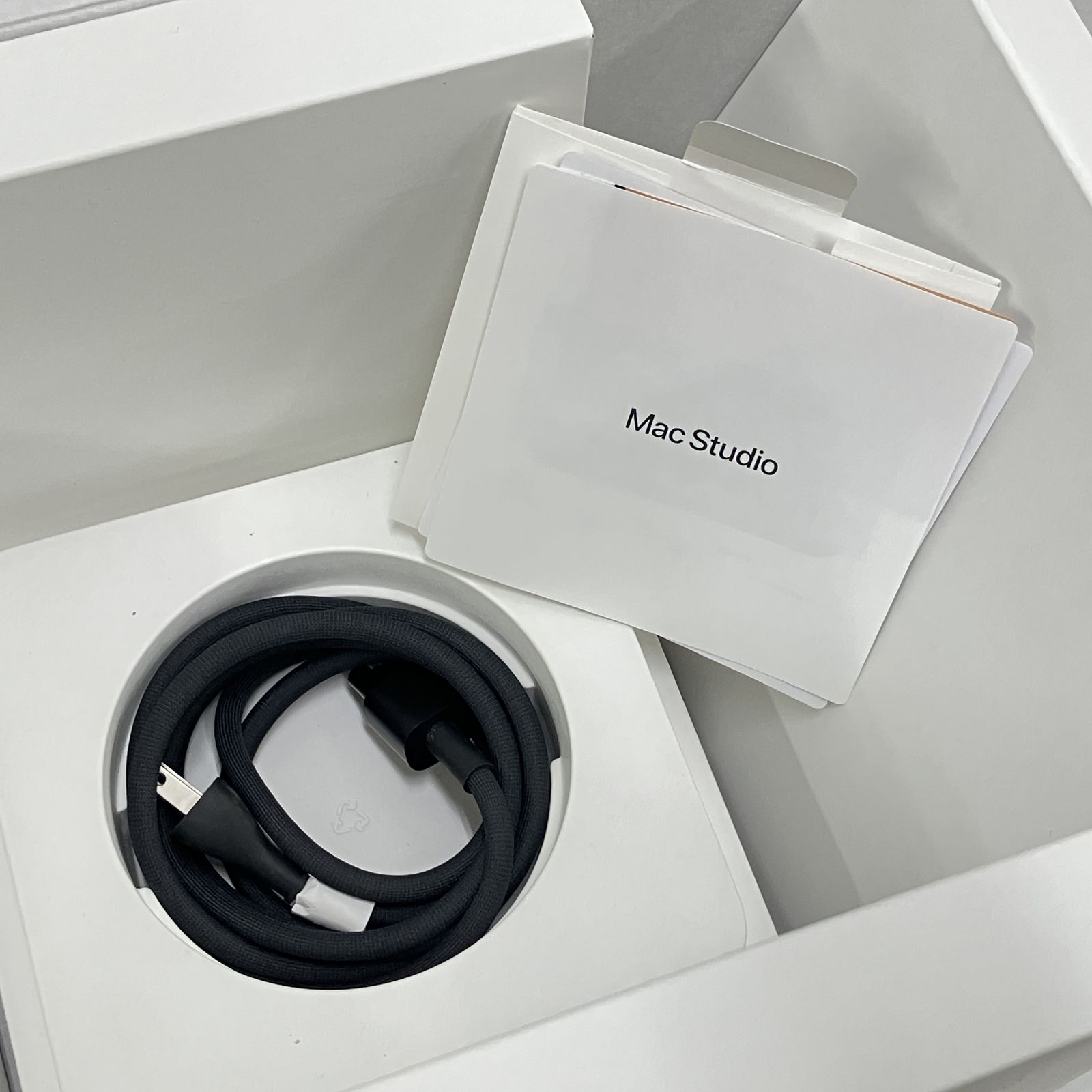 Apple Mac Studio 2025 M 2 Ultra 一体型 PC 64 GB SSD TB Sequoia