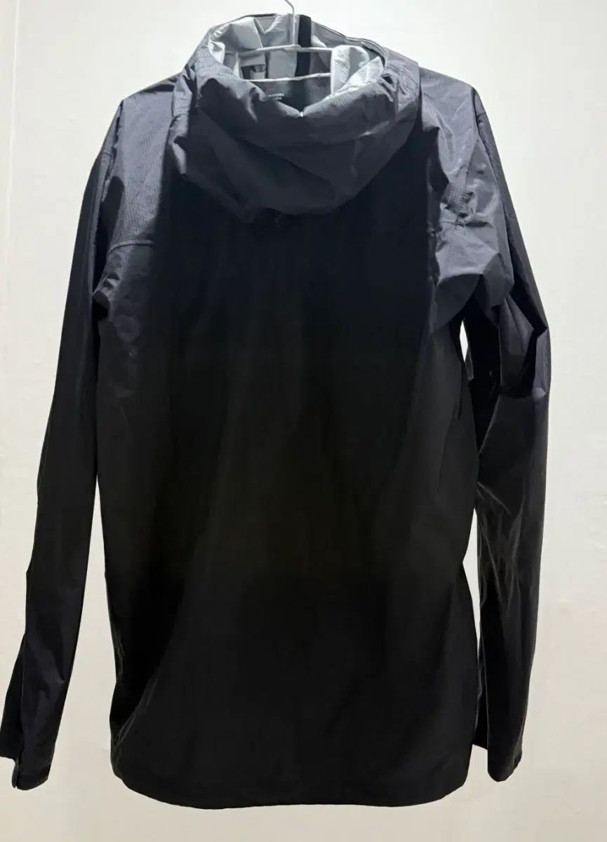 ラブ ダウンポア PLUS ウィンドブレーカー ジャケット ブラック M