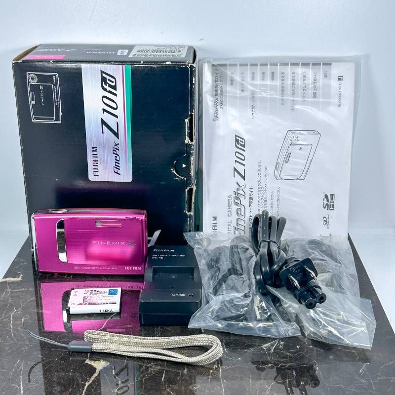 美品】FUJIFILM FinePix Z10fd ピンク 724万画素 光学3倍ズーム 手ブレ